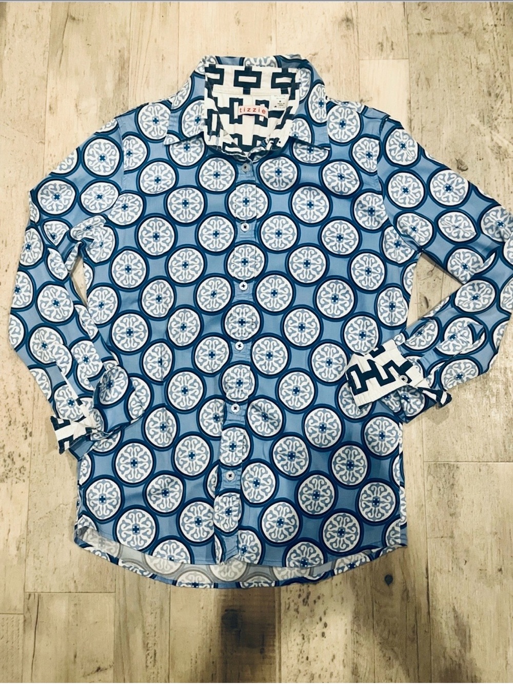 Tizzie by Dizzy Lizzy Blue Geometric Medallion Button-Down Blouse, Dize Medium